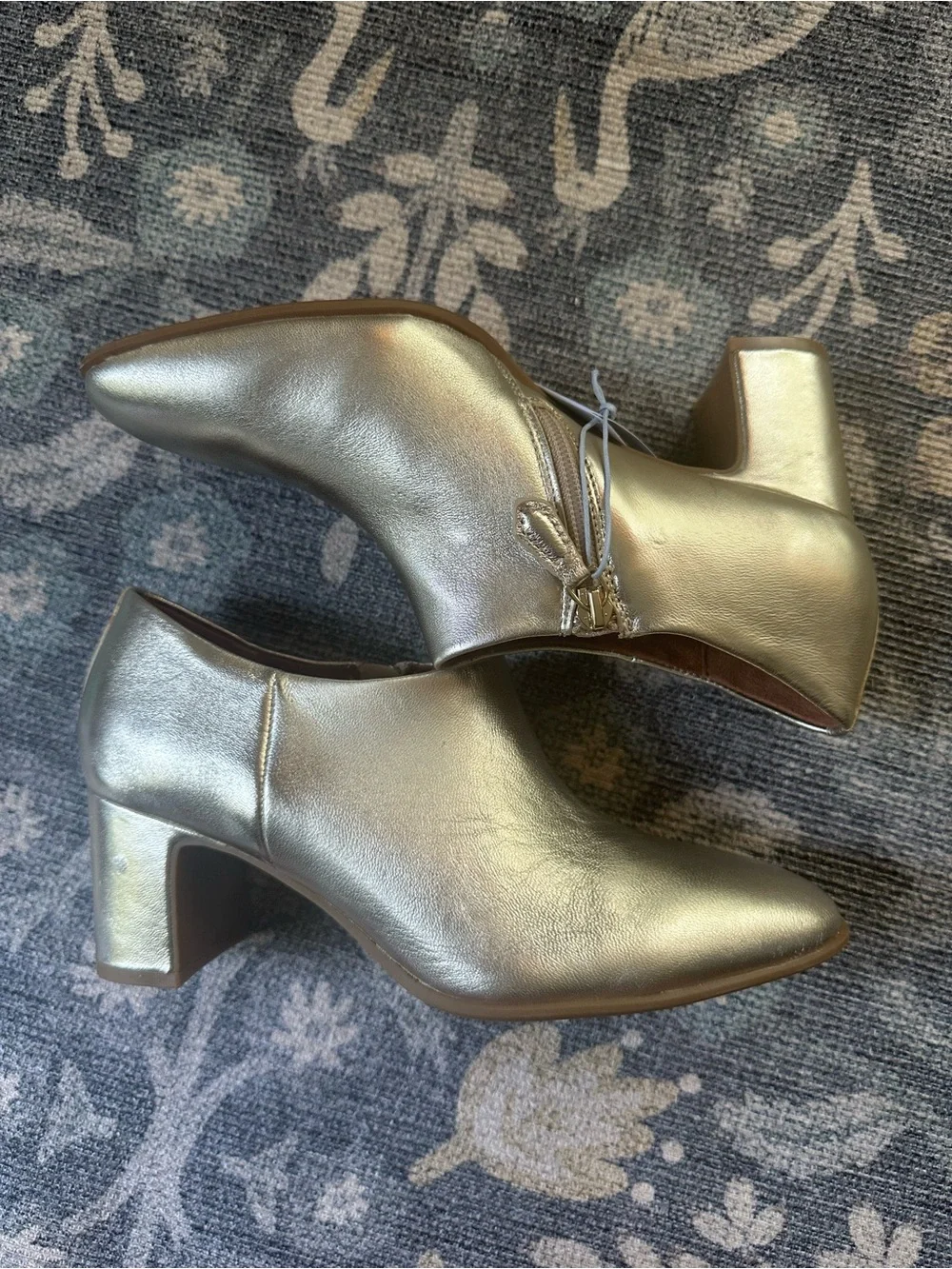 AEROSOLES Metallic Gold Low Block Heel Ankle Booties size 8